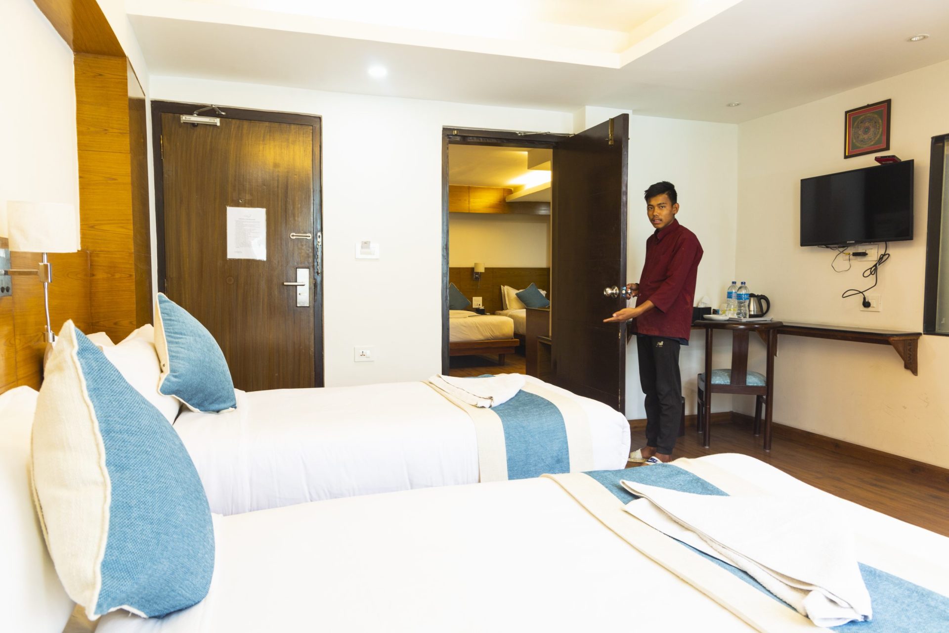 Connecting Room